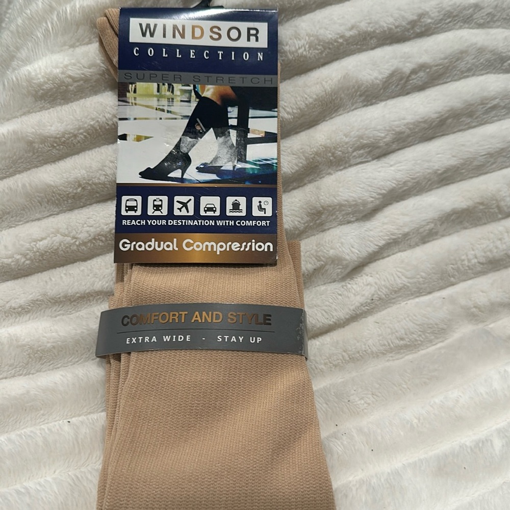 NWT Pair Windsor Collection Taupe Gradual Compression style. Extra wide.